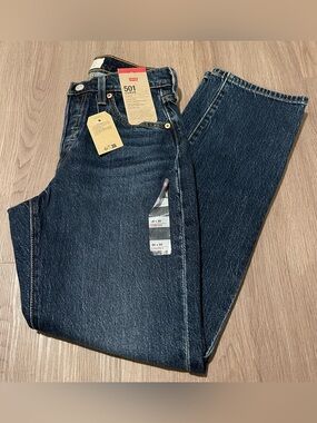 NWT Women’s Levi’s 501 Curve Jeans Size 26x30